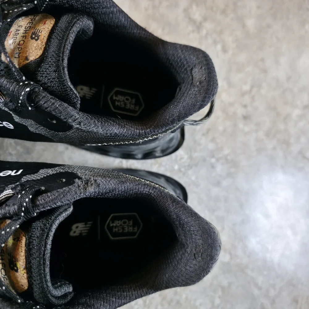 New Balance Womens‎ 9.5 / Mens 8 Fresh Foam Garoe V1 Black Athletic Trail Shoes
